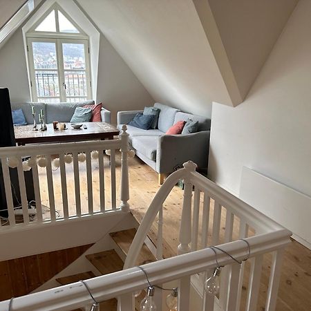 Apartamento Sjarmerende Bolig Like Ved Togstasjonen Bergen Exterior foto
